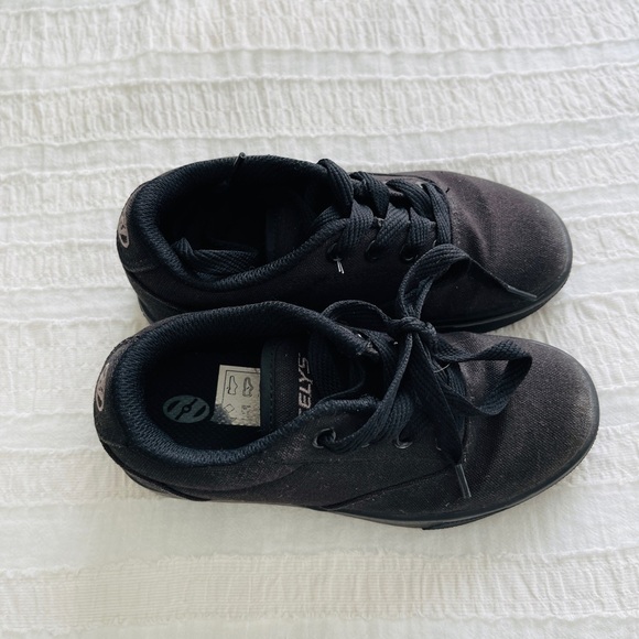 Heelys  Youth Wheeled Shoe unisex - Picture 2 of 5